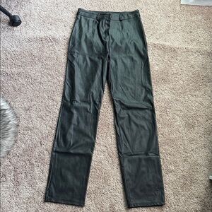 Boohoo Women’s Black Faux Leather Pants Size 6